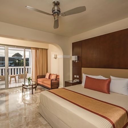 Grand Sunset Princess Playa del Carmen Exterior foto A room at the Hard Rock Hotel