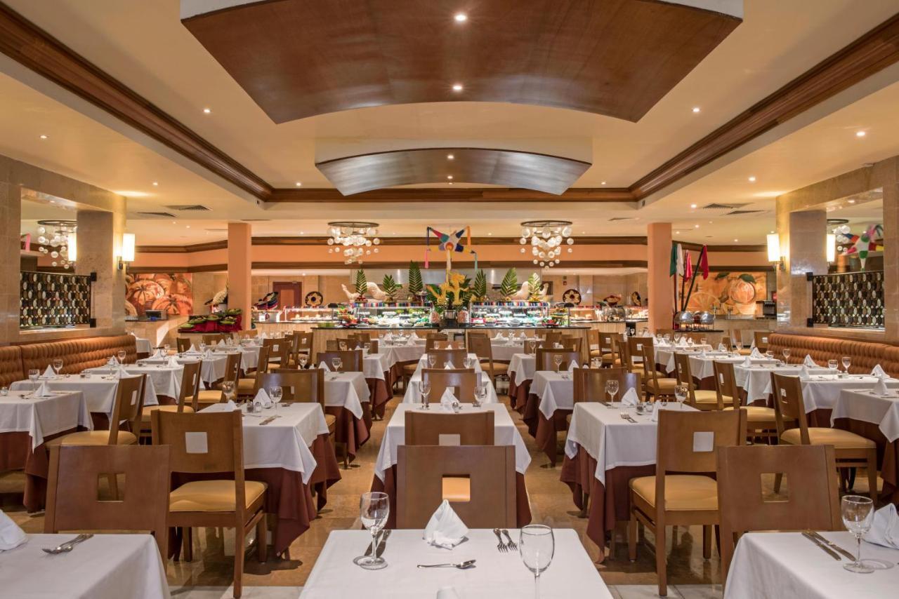 Grand Sunset Princess Playa del Carmen Exterior foto The buffet at the hotel