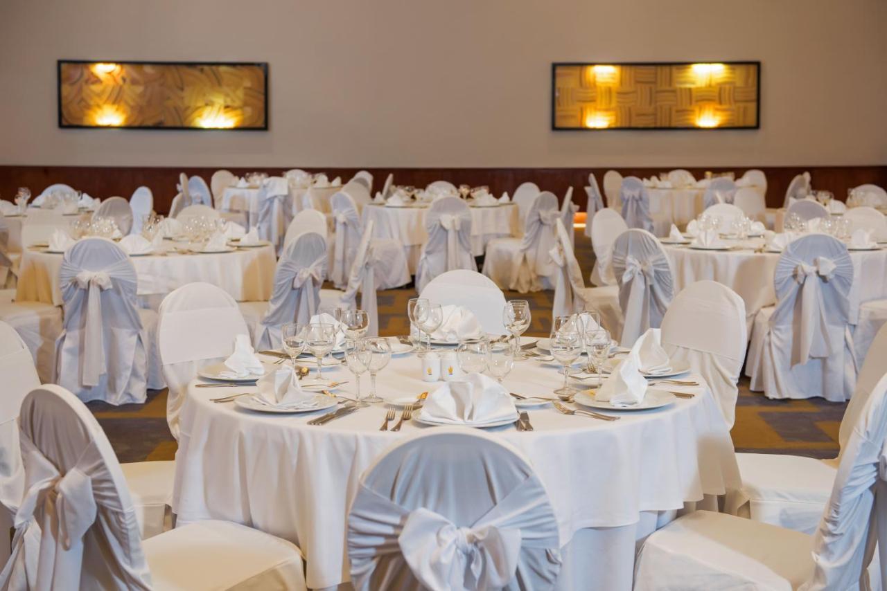 Grand Sunset Princess Playa del Carmen Exterior foto The ballroom at the hotel