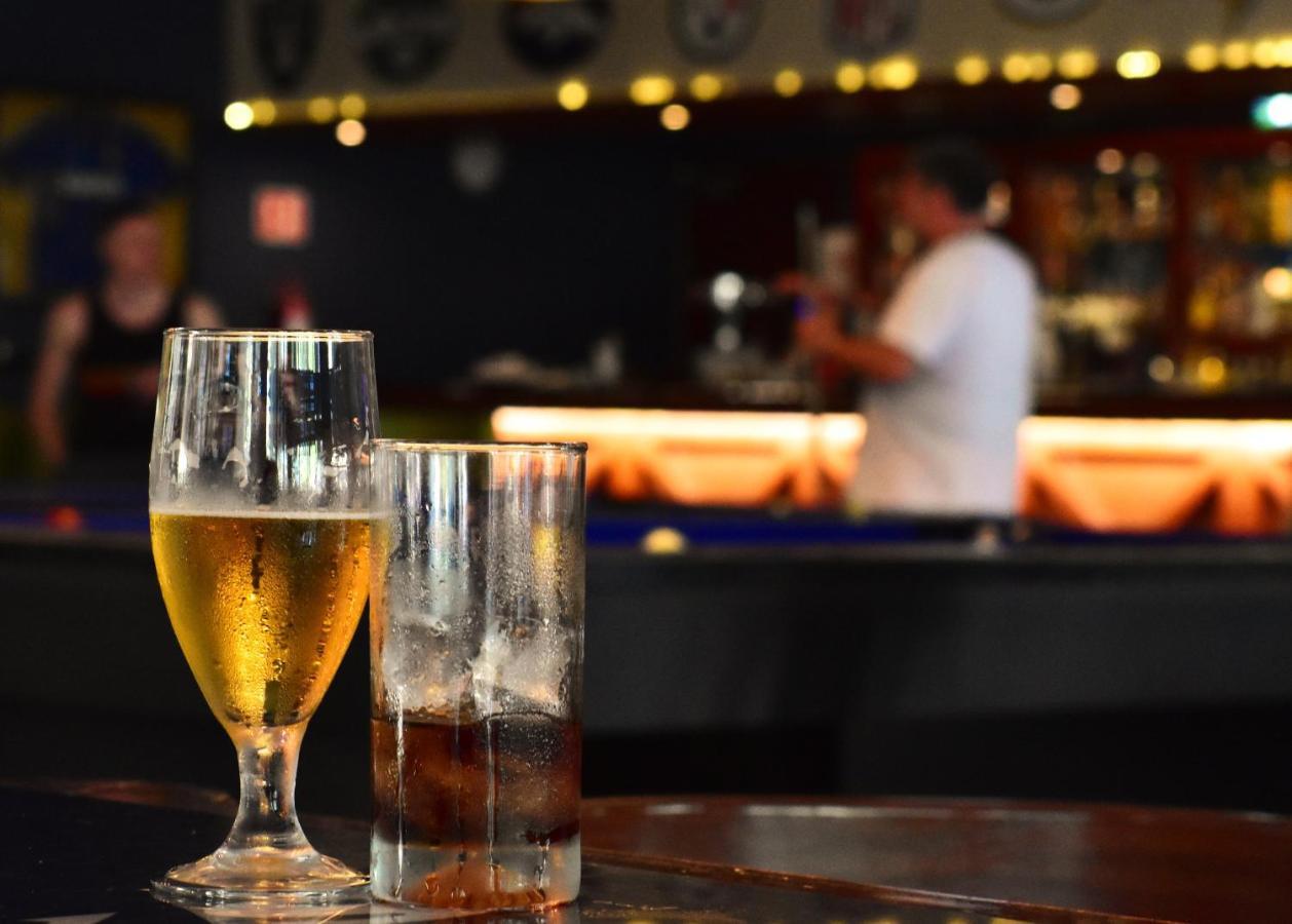 Grand Sunset Princess Playa del Carmen Exterior foto Beer at a bar