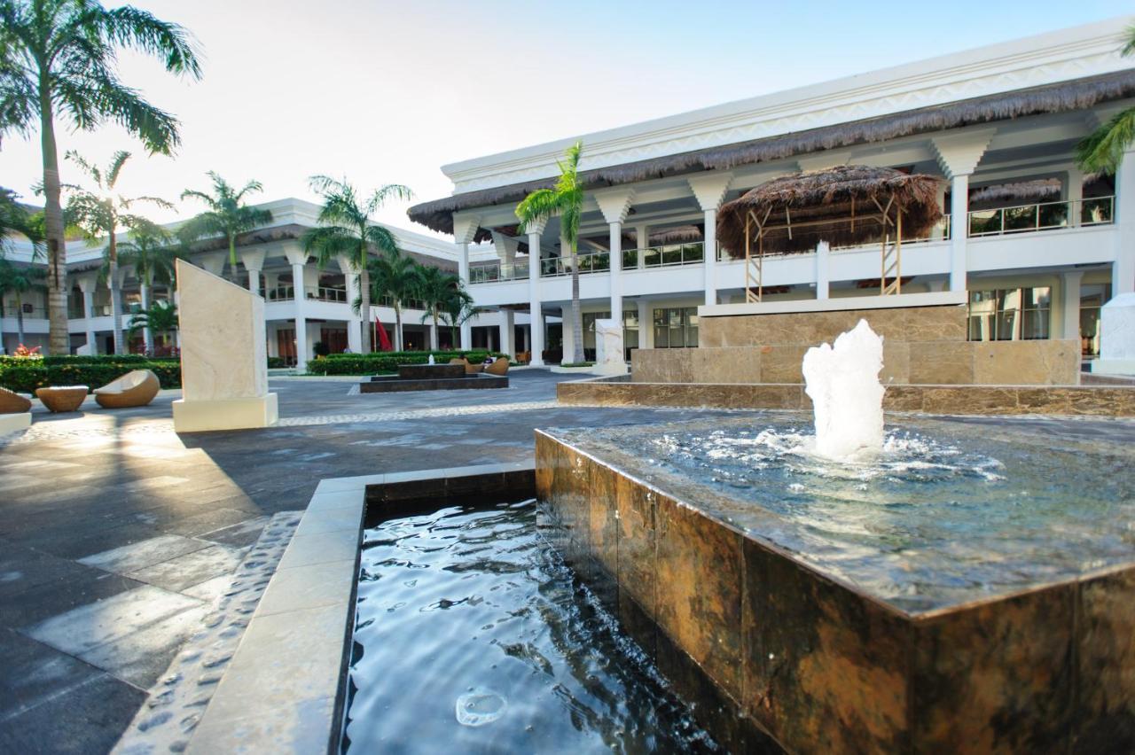 Grand Sunset Princess Playa del Carmen Exterior foto Fountain at the Grand Palladium Hotel
