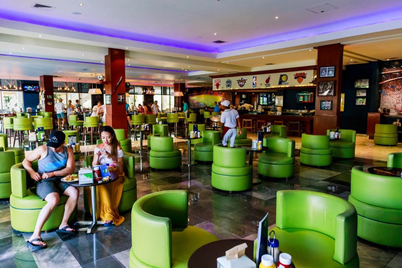 Grand Sunset Princess Playa del Carmen Exterior foto The interior of the restaurant