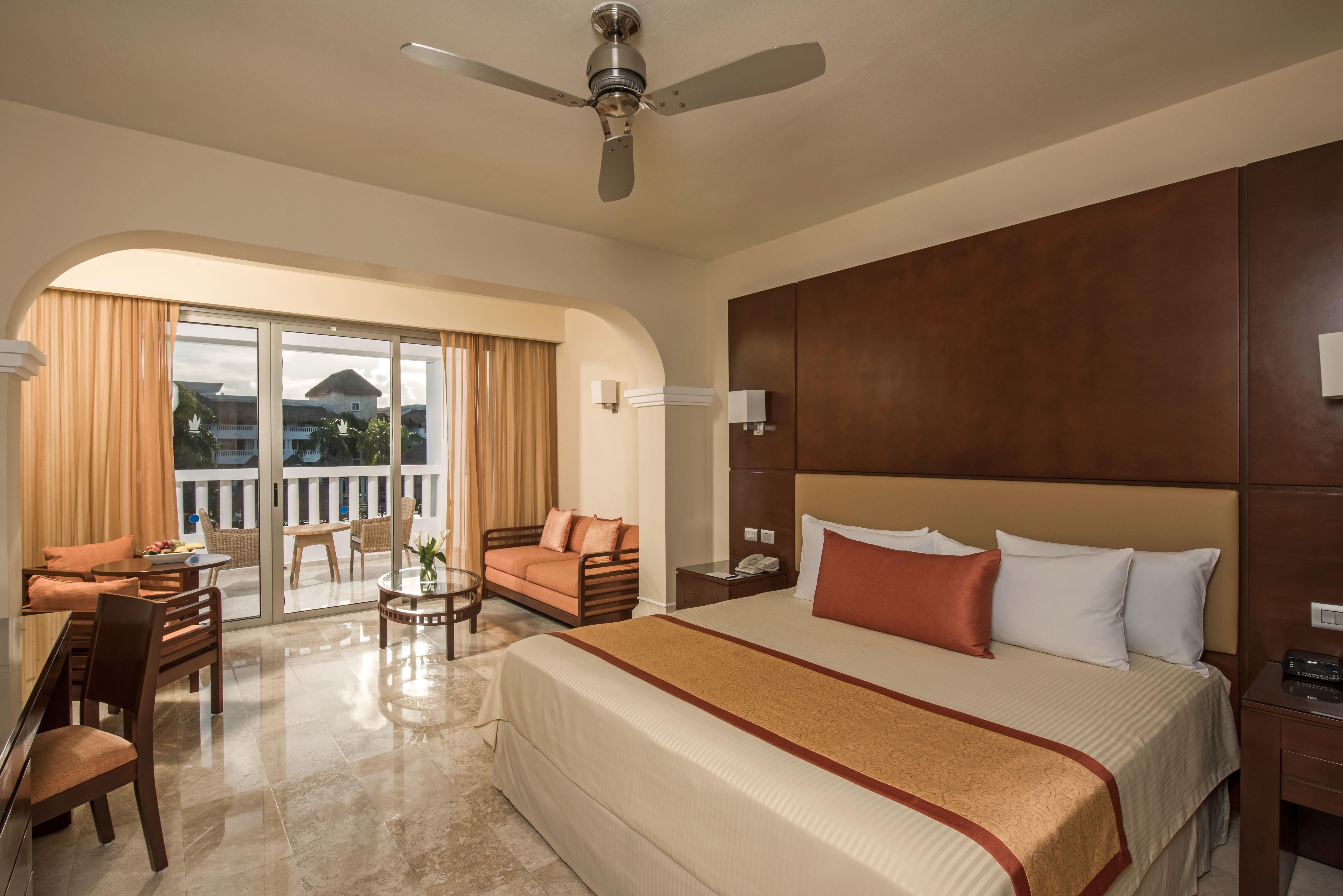 Grand Sunset Princess Playa del Carmen Exterior foto A room at the Hard Rock Hotel